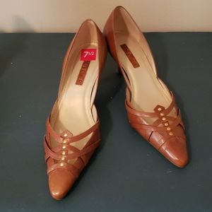 UNISA low heel shoe